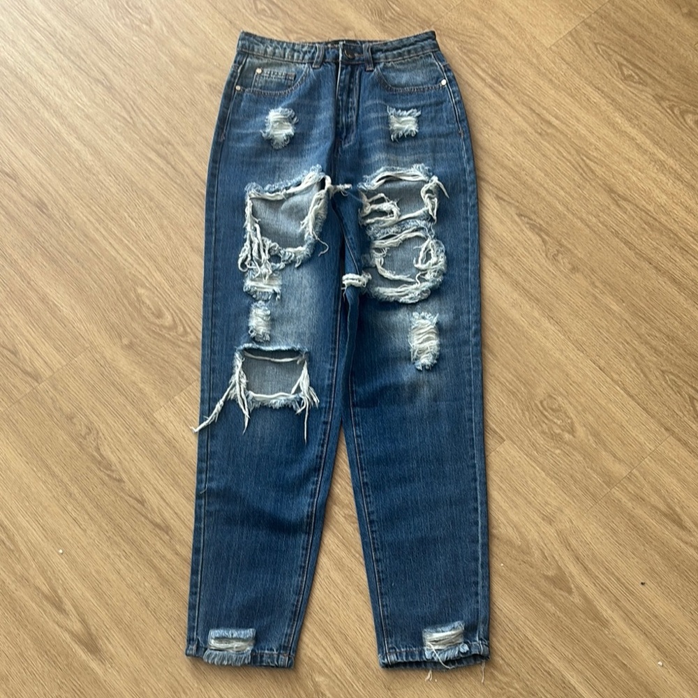 NWOT Riot Distressed High Rise Mom Jean